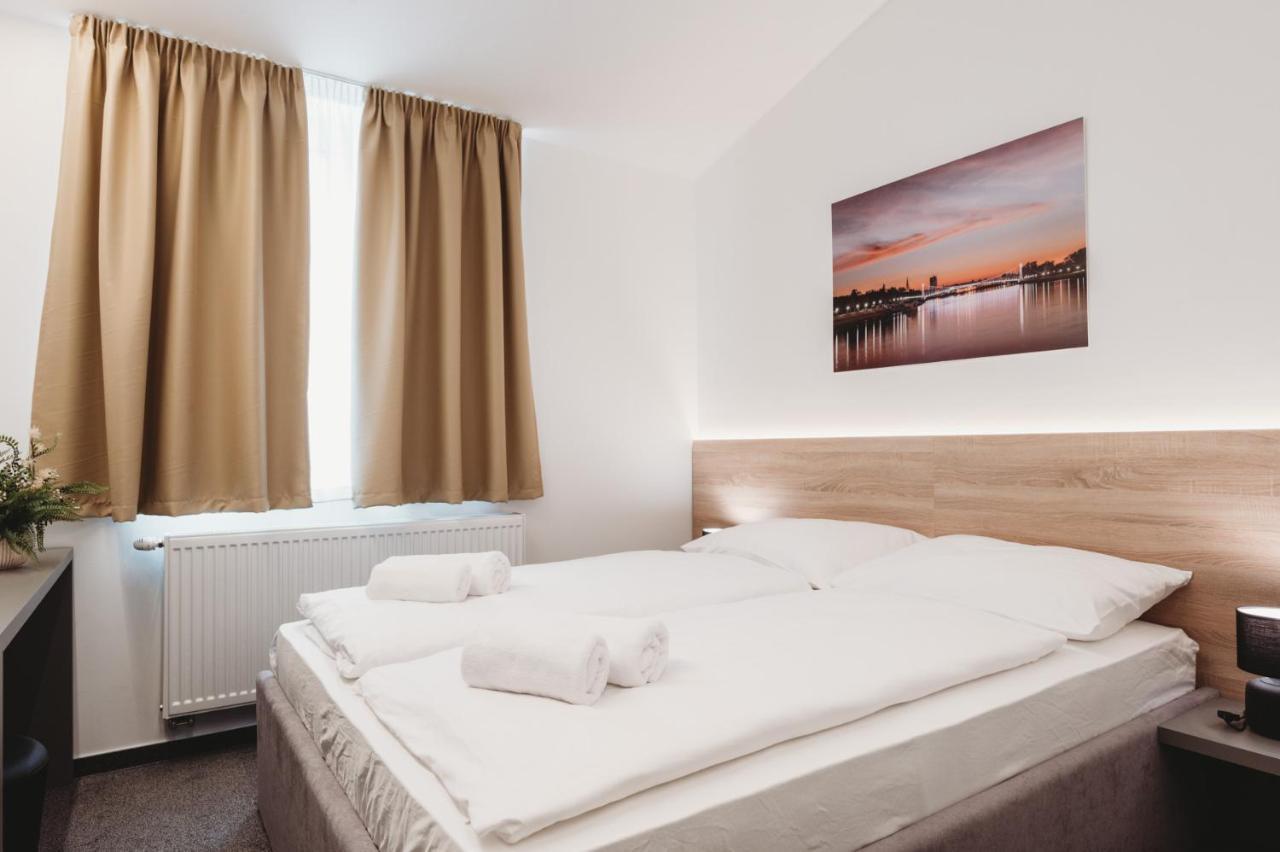 Bells Osijek Hotel Exterior photo