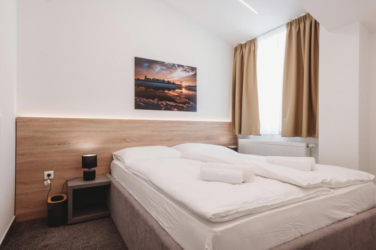Bells Osijek Hotel Exterior photo